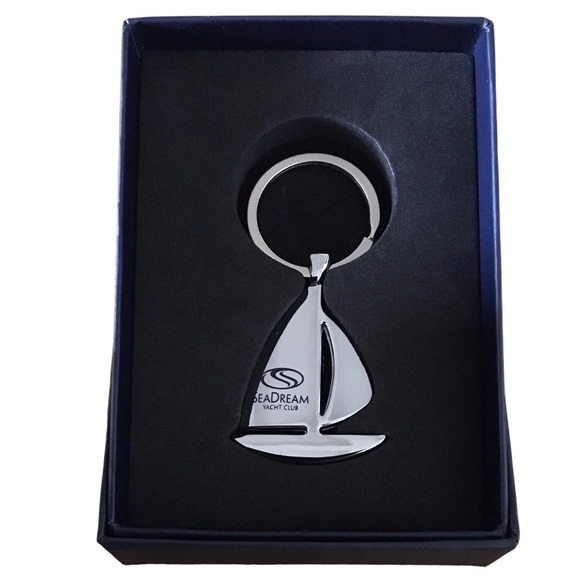 SeaDream Yacht Club Keychain - Picture 1 of 3